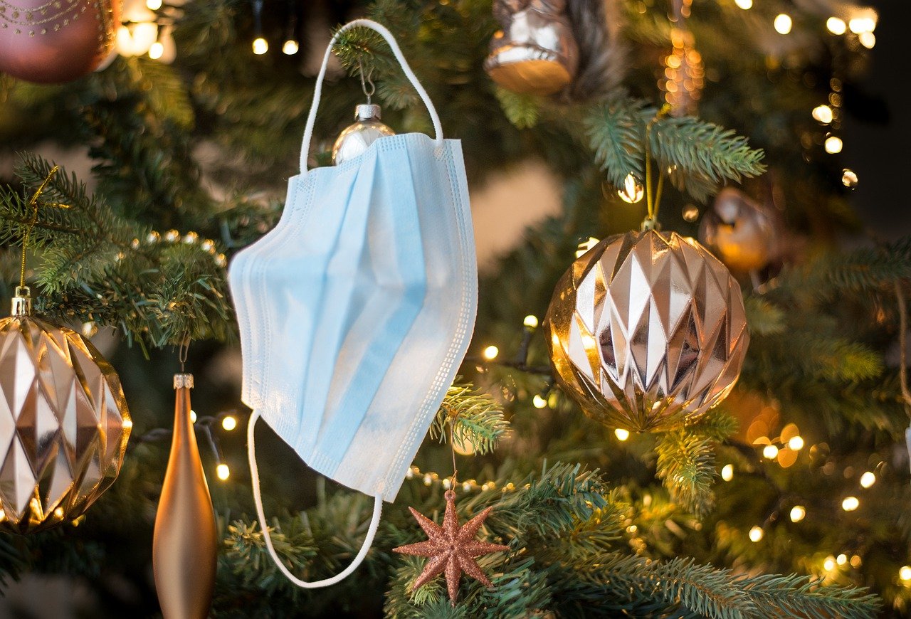 COVID-19 Business Update – 17 December 2020 - a face mask hangs on a christmas tree